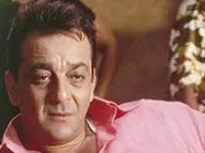 संजय दत्‍त ने बहनों को नही बुलाया! 