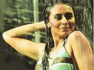 रानी का अंग प्रदर्शन बेकार गया! 