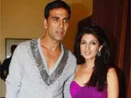 अक्लमंद ट्विंकल भारी अक्षय पर 