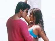 करीना के लिए लड़की बने शाहिद कपूर 