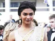 'अमर प्रेम' के रीमेक के इंतजार में दीपिका