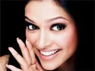 अलग-अलग भूमिकाएं मेरे लिए चुनौती : दीपिका  