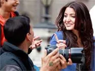 अनुष्‍का ने अक्षय कुमार के मुंह पर थूका!   