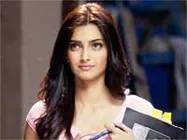 सोनम बोलीं मैं अभी बहुत छोटी हूं 