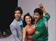 तुषार और मिनिषा ने की ट्रेन में जम कर मस्ती