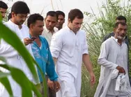 बाप को खुश करने के लिए बेटे चिराग की फिल्म देखने पहुंचे राहुल गांधी 