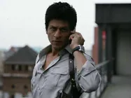 कड़ाके की ठंड में बर्लिन पहुंचे शाहरूख खान