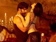 Exclusive: महाबकवास है सन्नी लियोन की 'जैकपाट'