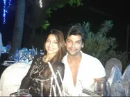 कुशाल और गौहर की प्रेम कहानी गोवा में बढ़ा रही है पींगे!