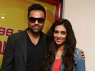 'वन बाय टू' से पर्दे पर दिखेंगे रीयल लाइफ कपल