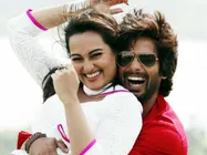 सोनाक्षी-शाहिद के बीच केवल एक ही रिश्ता हैं और वो है....