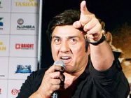 ALERT: सनी देओल....एक गदर फिल्म...2 गदर सीक्वल!