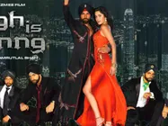 शाहरुख की दो ब्लॉकबस्टर..यहां एक सुपरहिट..और 'किंग' बन गए अक्षय कुमार !