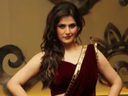 जरीन खान के साथ प्रमोशन के दौरान छेड़छाड़...देर रात मुंबई आईं वापस