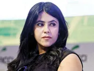 कंगना रनौत- रिपोर्टर की लड़ाई पर एकता कपूर ने जताया खेद, मांगी माफी- एक्ट्रेस पर बैन कायम