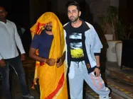 आयुष्मान खुराना के फैन ने 'ड्रीम गर्ल' के अवतार में किया पार्टी गेटक्रैश- सब रह गए हैरान