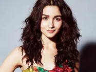 रोहित शेट्टी की गोलमाल 5 - अपने फिल्मी ससुर के साथ रोमांस करेंगी आलिया भट्ट