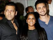 'राधे' के बाद सलमान खान करेंगे ऐलान- आयुष शर्मा संग गैंगस्टर ड्रामा मूवी से मचाएंगे धमाल, बड़ी खबर !