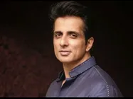 सोनू सूद की सबसे बड़ी मदद, केरल में फंसी सिलाई करने वालीं 177 लड़कियों को कराया एयरलिफ्ट