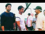 युवा के 16 साल पूरे: अजय देवगन-अभिषेक बच्चन की तिगड़ी, जब अमिताभ बच्चन से छुपकर बेटे ने पी थी शराब 