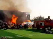 प्रभास - सैफ अली खान स्टारर आदिपुरूष के सेट पर आग, आज ही शुरू हुई थी शूटिंग, मौके पर 10 फायर ब्रिगेड