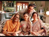 'राधे' से डिलीट हुए हैं ये खास फैमिली सीन्स, सलमान खान की ऑनस्क्रीन बहन ने शेयर की तस्वीरें