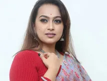 ಅಡ್ಜೆಸ್ಟ್‌ಮೆಂಟ್ ಮಾಡಿಕೊಂಡವ್ರೆ ಬಂದು ಕಾಸ್ಟಿಂಗ್ ಕೌಚ್ ಅನುಭವ ಆಗಿಲ್ಲ ಅನ್ನೋದು ವಿಪರ್ಯಾಸ; ಎಸ್ತರ್ ನರೋನ