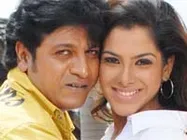 ಪ್ರೀತಿಗಾಗಿ ನಂದ ಹರಿಸಿದ ರಕ್ತ'ಕಾವ್ಯ'