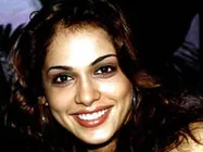 ನಟಿ ಇಷಾ ಕೊಪ್ಪಿಕರ್ ಗೆ ಕೂಡಿಬಂತು ಕಂಕಣಬಲ