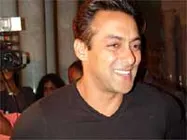 ಸಲ್ಲು ಪ್ರೆಸ್ ಮೀಟ್ ನಲ್ಲಿ ಐದು ಮಂದಿಗೆ ಗಾಯ