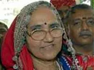 ಬಿ ಟಿ ಲಲಿತಾ ನಾಯಕ್ ಚಿತ್ರ ಜೇಮ್ಸ್ ಪಾಂಡು