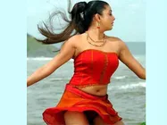 ಗೌರಮ್ಮನಂತಿದ್ದ ಪ್ರಿಯಾಮಣಿ ಬಿಚ್ಚಮ್ಮನಾದಳೆ!?