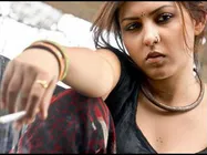 ಈ ನಟಿಗೆ ದಿನಕ್ಕೆ 20 ಸಿಗರೇಟ್ ಸೇದಿಸುತ್ತಿದ್ದಾರೆ!