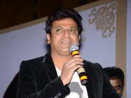 ಅಸಹಾಯಕ ಹುಬ್ಬಳ್ಳಿ ಅಭಿಮಾನಿಗೆ ಶಿವಣ್ಣ ನೆರವು