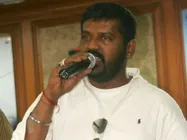 ಸಿಗರೇಟು ಸೇದ್ಬೇಡಿ ಪ್ರೀತಿ ಮಾಡ್ಬೇಡಿ: ನಾಗಶೇಖರ್