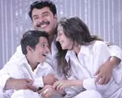 തിരക്കഥയുടെ ദൗര്‍ബല്യം മറയ്ക്കുന്ന സംവിധാനം