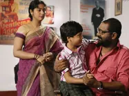 സീന്‍ ഒന്നിന് തിയറ്ററില്ല, പ്രദര്‍ശനം നിര്‍ത്തി