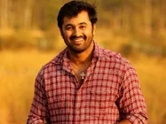 ഉണ്ണി മുകുന്ദന്‍ ഒഴുക്കില്‍ പെട്ടു