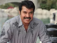 പള്ളിക്കല്‍ നാരായണനെന്ന പ്രവാസിയായി മമ്മൂട്ടി