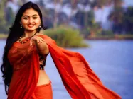 കഥാപാത്രം ആവശ്യപ്പെട്ടാല്‍ ചുംബിക്കാനും ഗ്ലാമറാകാനും തയ്യാര്‍: ശാലിന്‍