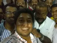 വിനീത് ശ്രീനിവാസന്റെയും സംഘത്തിന്റെയും ശരിക്കള്ള സെക്കന്റ് ക്ലാസ് യാത്ര