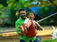 അച്ഛന്റെ കുമ്പസാരം കണ്ട് മകന്റെ കണ്ണ് നിറഞ്ഞു