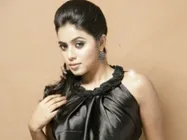 ഗ്രാമീണ പെണ്‍ക്കുട്ടിയായി ഷംന എത്തുന്നു