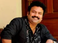 ലോഹം, ഉട്ടോപ്യയിലെ രാജാവ് സൂപ്പര്‍സ്റ്റാറുകളുടെ കൂടെയുള്ള ടിനി ടോമിന്റെ അനുഭവം പങ്ക് വെയ്ക്കുന്നു