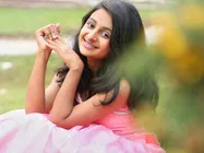 വയസ്സ് 14 ആയതേയുള്ളൂ, എസ്തര്‍ അനിലും നായികയാകുന്നു!!