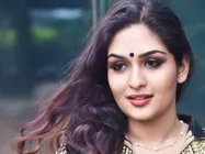 നായകന്‍ യോഗ്യനാണോ എന്ന് നോക്കിയിട്ടില്ല; പ്രയാഗ 