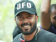 എഡിറ്റര്‍ സംവിധായകന്റെ വേഷമണിയുന്ന ചിത്രമാണ് 10 കല്‍പനകള്‍