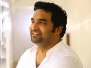 വീണ്ടും 'കോപ്പി' സുന്ദര്‍??? താന്തോന്നിയില്‍ നിന്ന് പൊക്കി നേരെ മോഹന്‍ലാല്‍ ചിത്രത്തിലേക്ക്!!!