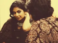 മോഹന്‍ലാല്‍ സിനിമയുടെ അസിസ്റ്റന്റില്‍ നിന്നും തിരക്കുള്ള നായികയായി മാറിയ നടിയെ അറിയുമോ ??