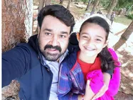 ഷൂട്ടില്ലാത്ത ദിവസം കൊചച്ഛനെ സോപ്പിട്ട് രാമച്ചന്റെ മീനാക്ഷി ചെയ്തതത്, വിഡിയോ വൈറല്‍ , കാണൂ !!